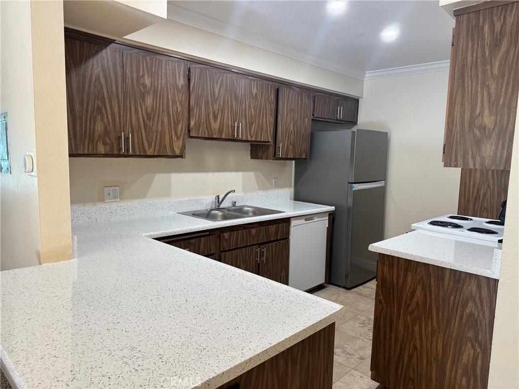 7667 Stage Road - Photo 1