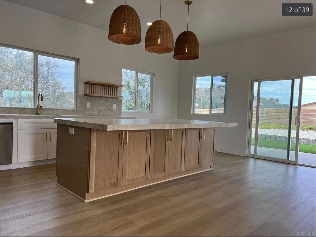 1533 Avohill Drive - Photo 3