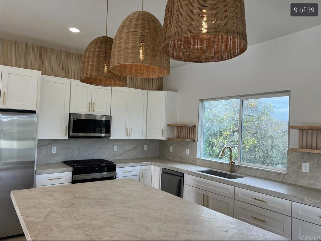 1533 Avohill Drive - Photo 5