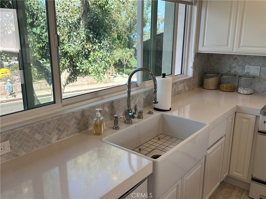 577 Ramona - Photo 6