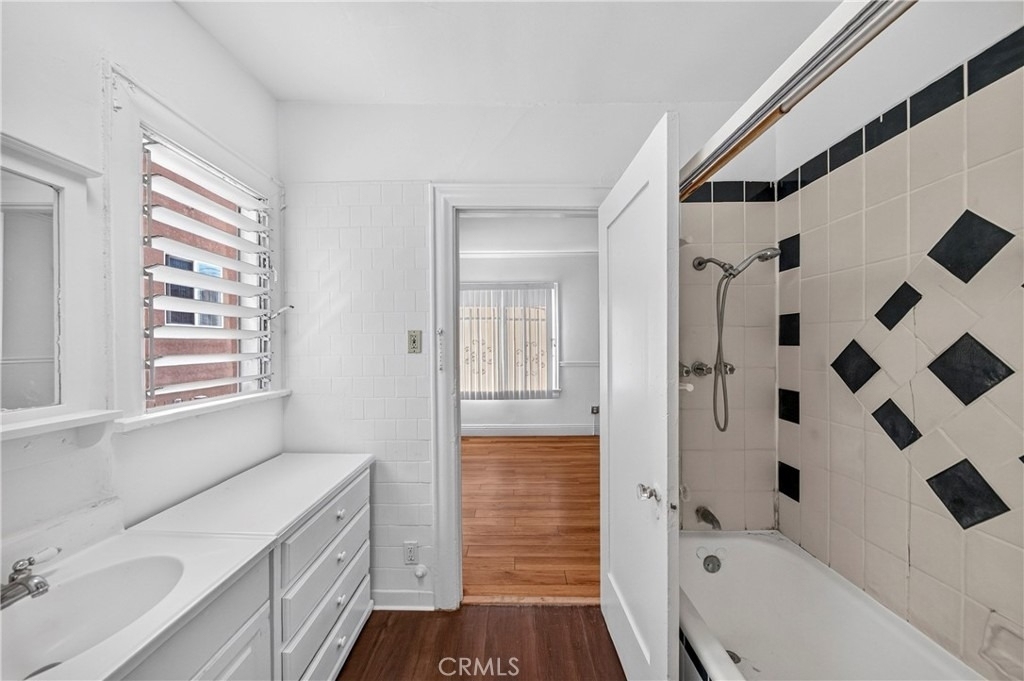 139 S Manhattan - Photo 21