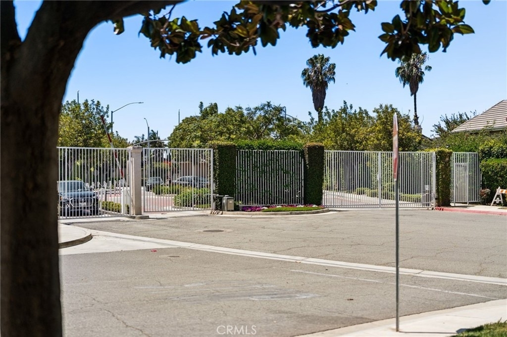 3860 Amberly - Photo 23