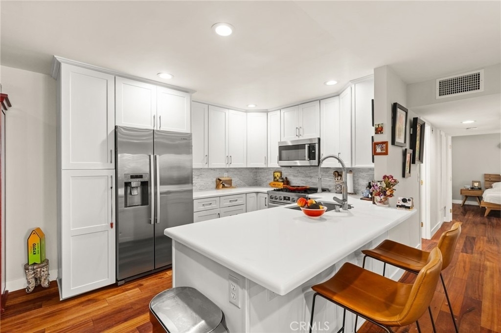 3860 Amberly - Photo 6