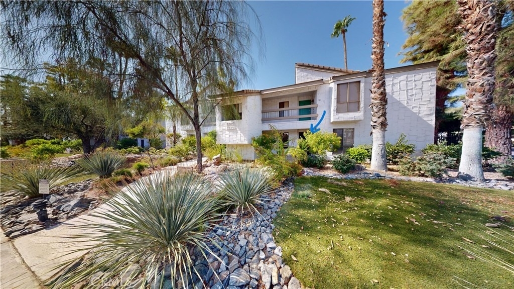 5205 E Waverly Drive - Photo 0