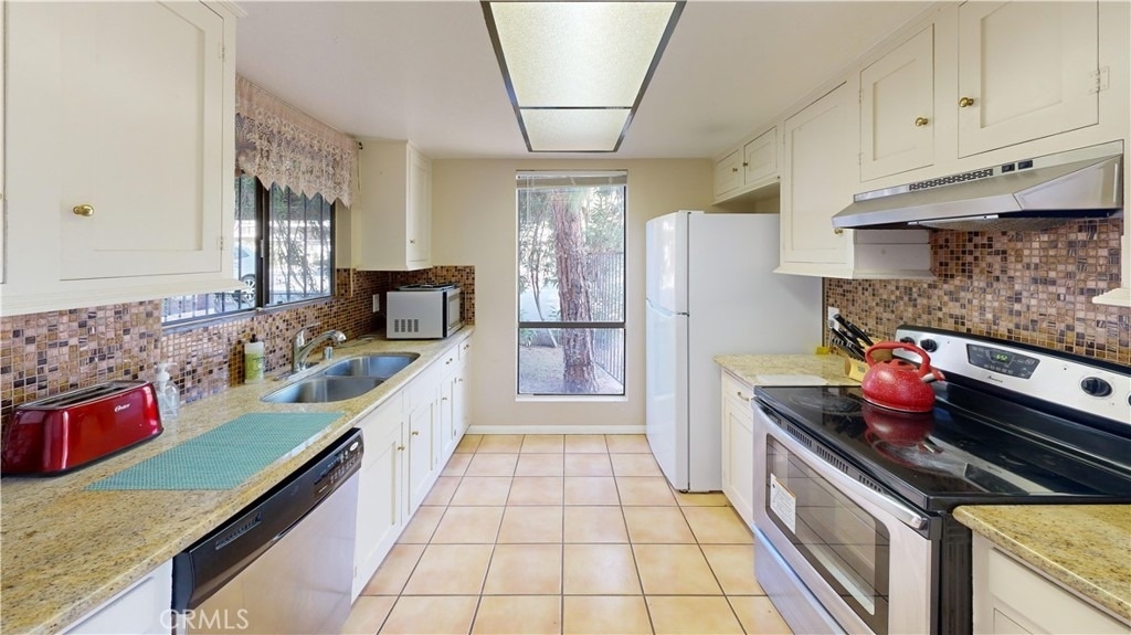 5205 E Waverly Drive - Photo 3