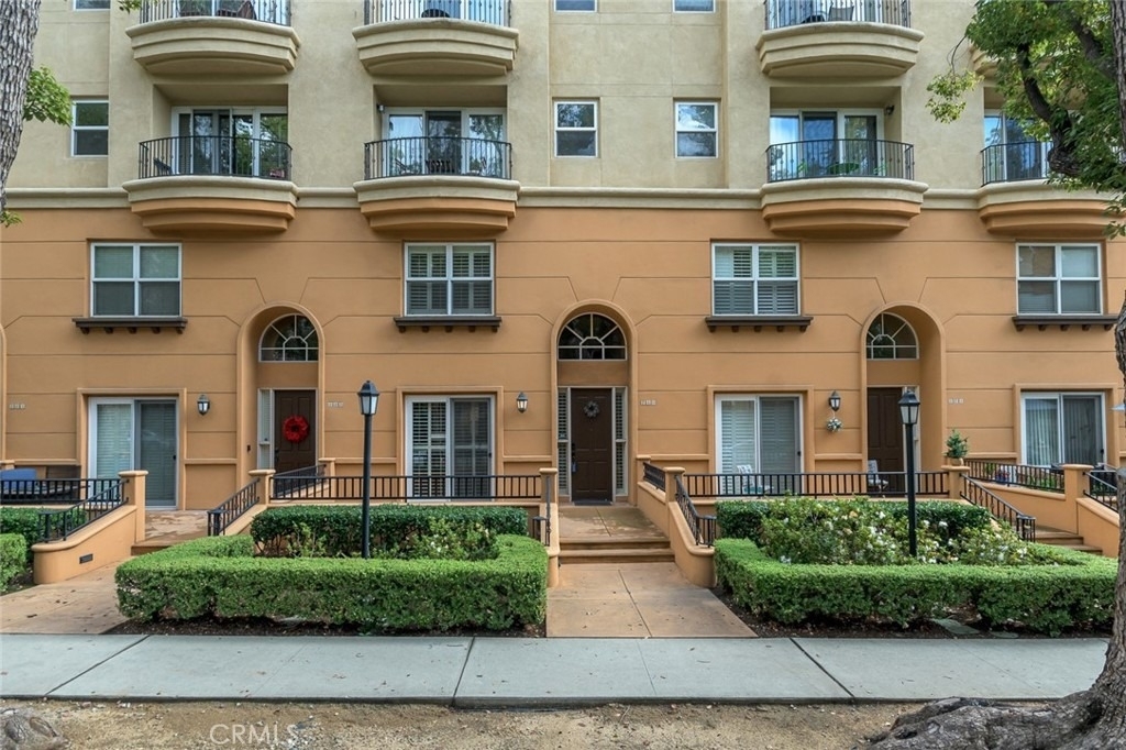 280 N Madison - Photo 0