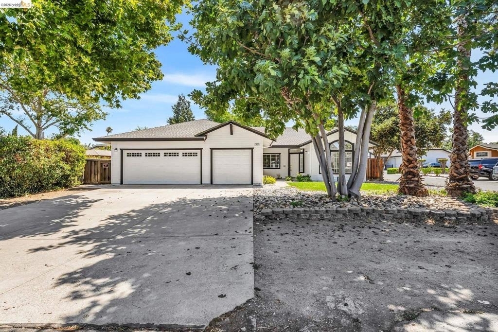 3427 Sanford Street - Photo 2