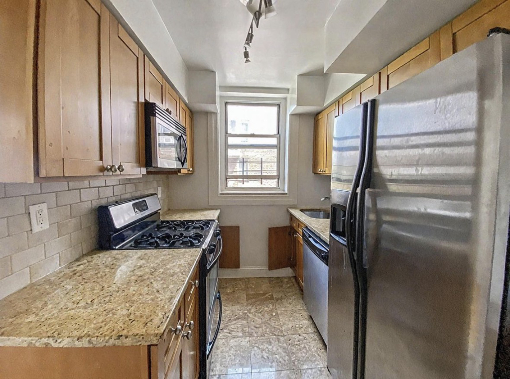 67-41 Burns Street - Photo 3