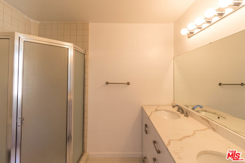 301 W Loraine Street - Photo 22