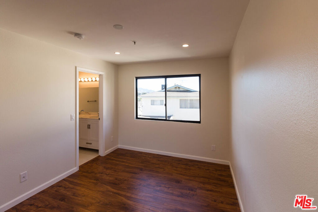 301 W Loraine Street - Photo 21