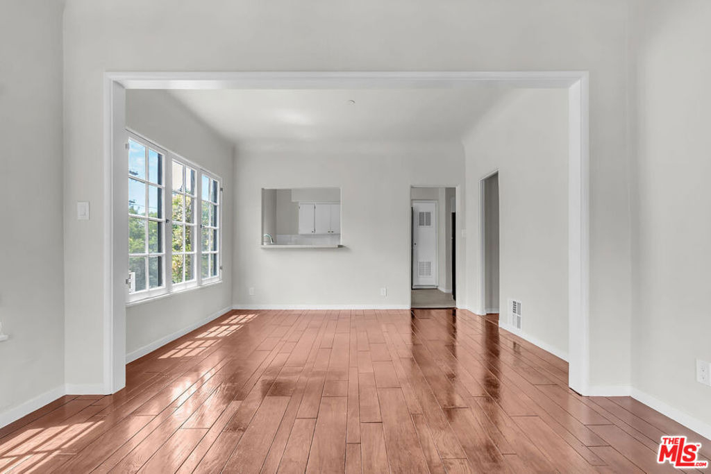 751 N Croft Avenue - Photo 6