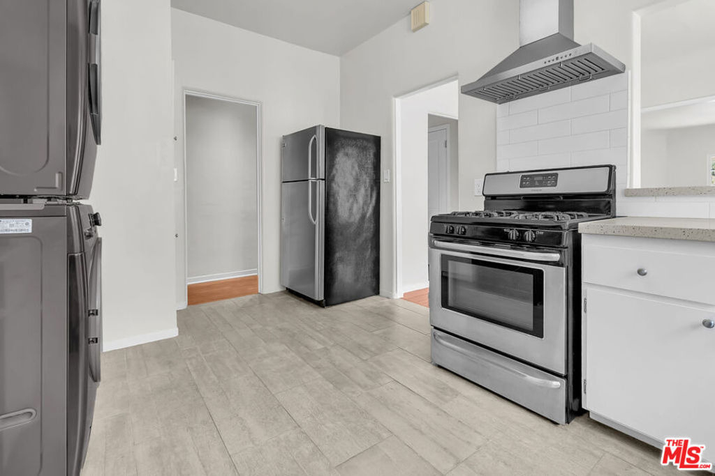 751 N Croft Avenue - Photo 10
