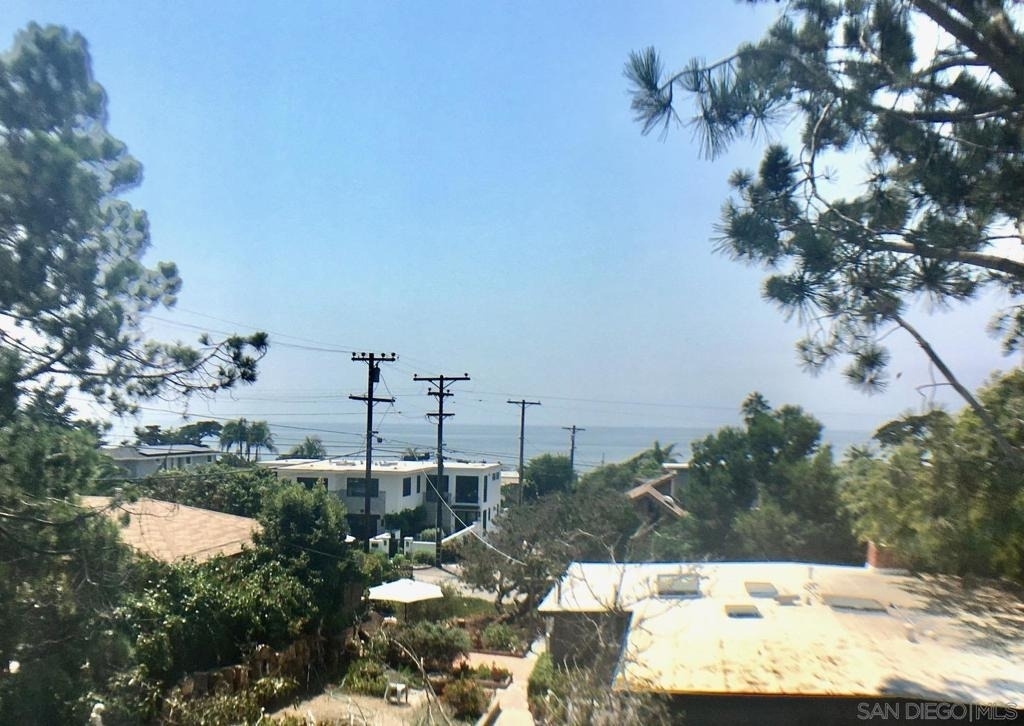223 10th Street - Photo 0