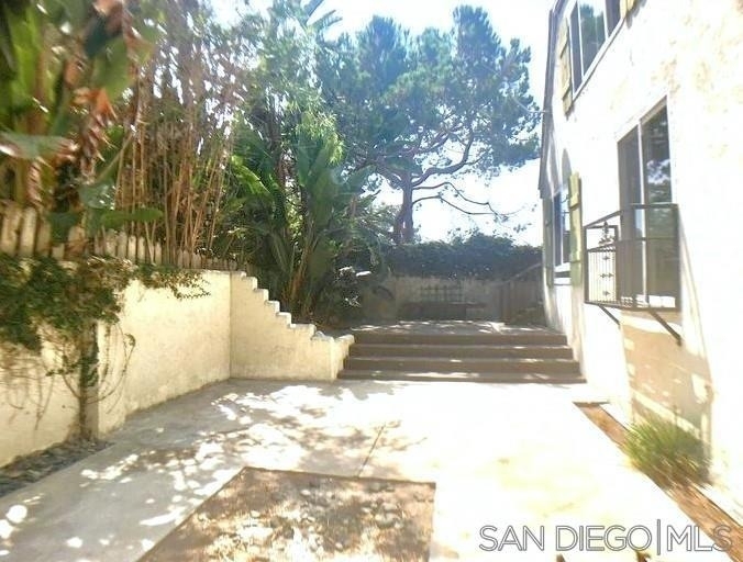 223 10th Street - Photo 1