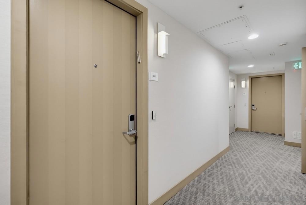 555 Front - Photo 5