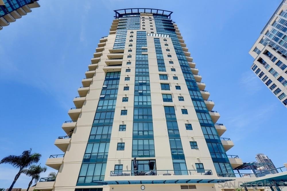 555 Front - Photo 70