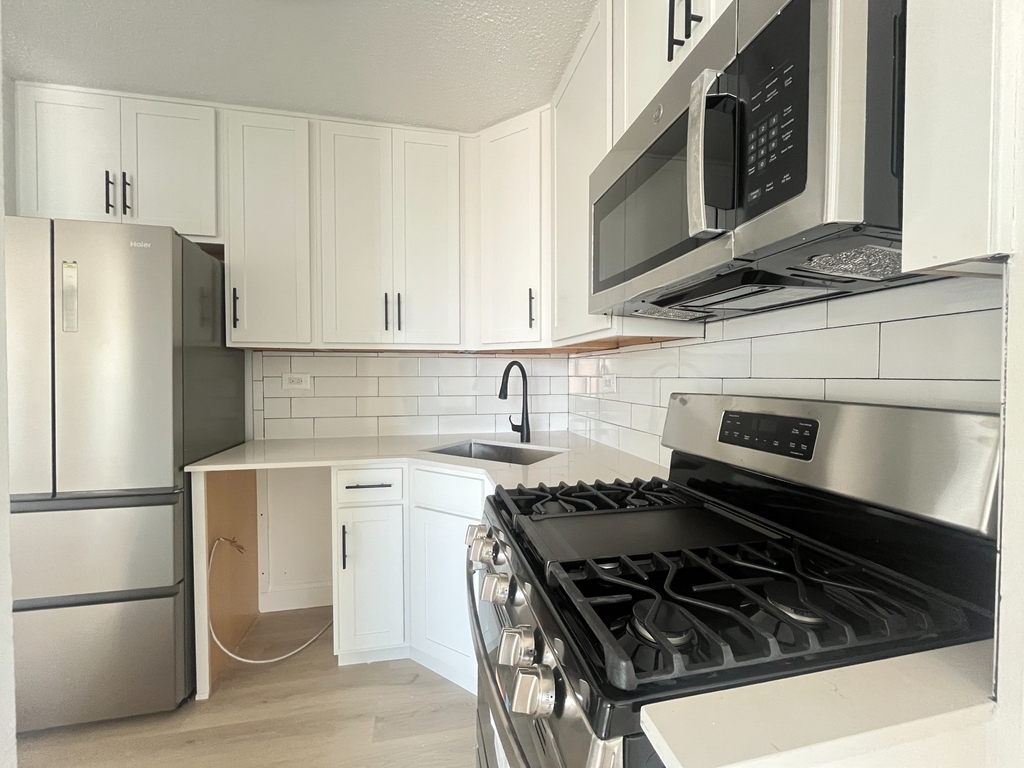 3333 Broadway - Photo 1