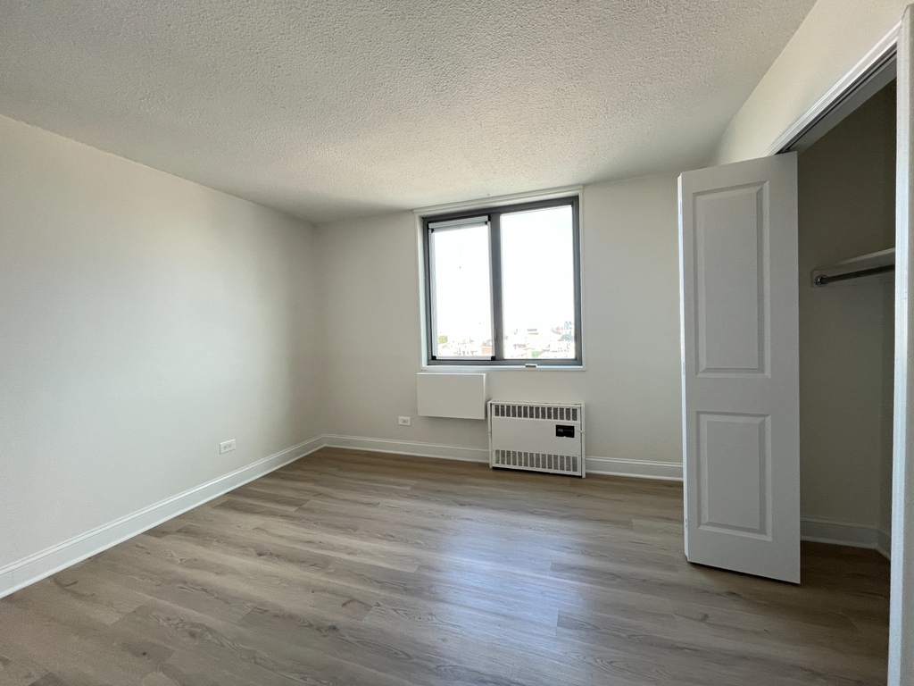 3333 Broadway - Photo 2