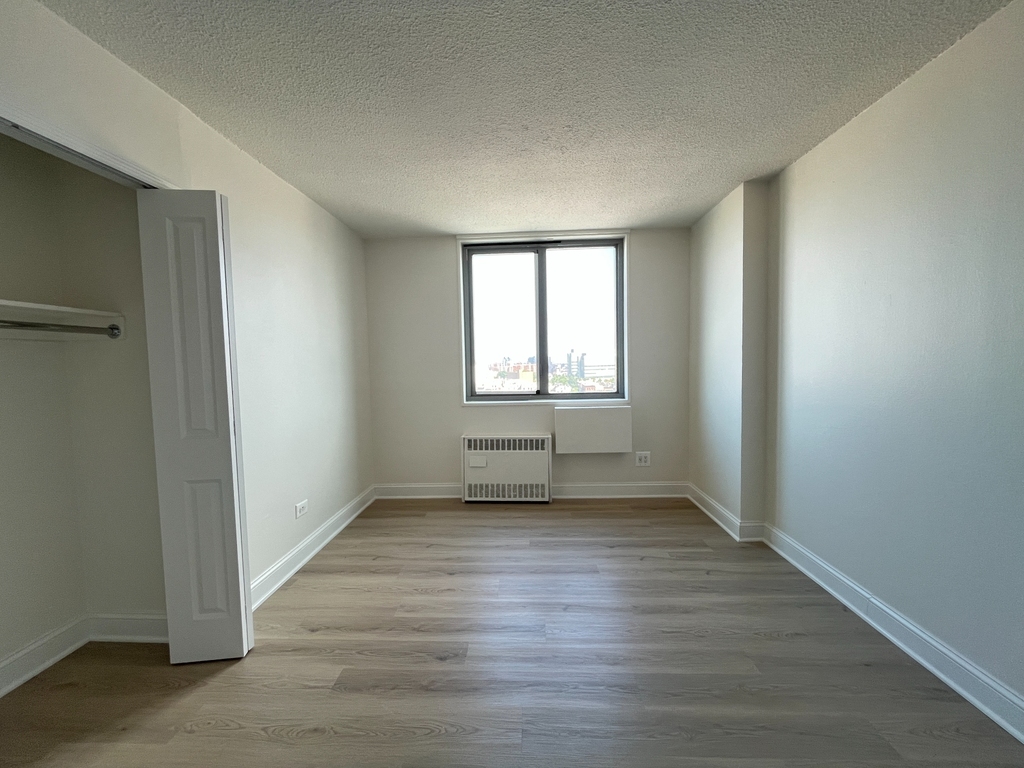 3333 Broadway - Photo 3