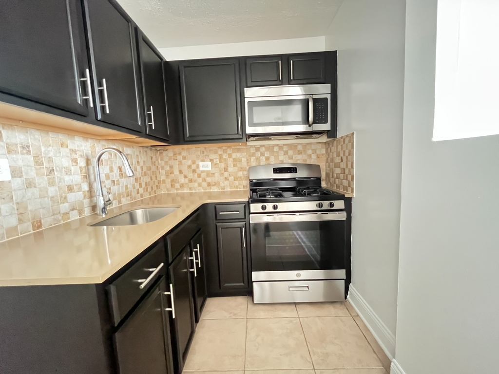 3333 Broadway - Photo 4