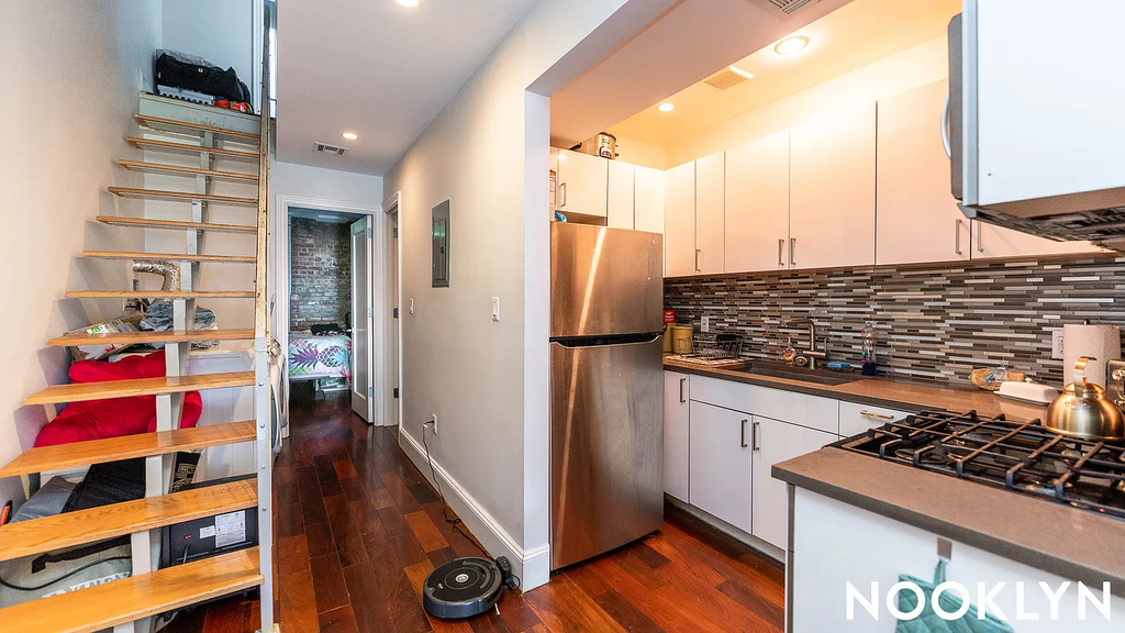 44 New York Avenue - Photo 2