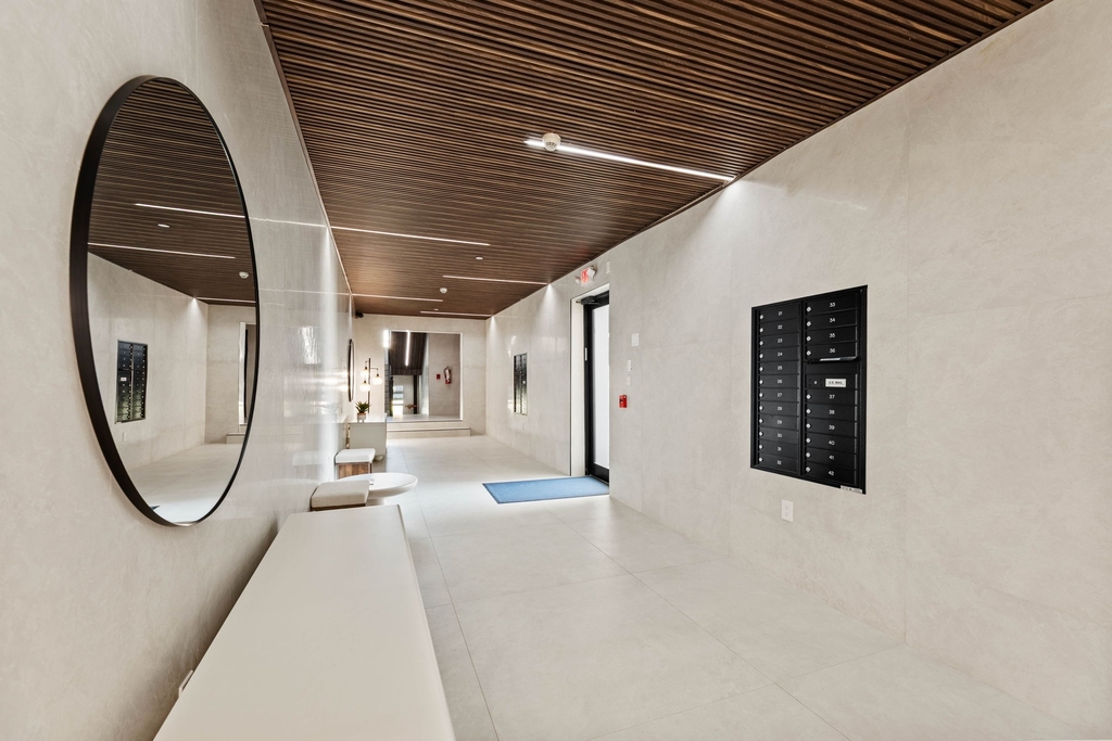 315 West Broadway - Photo 5