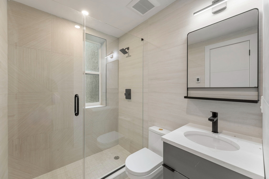 315 West Broadway - Photo 3