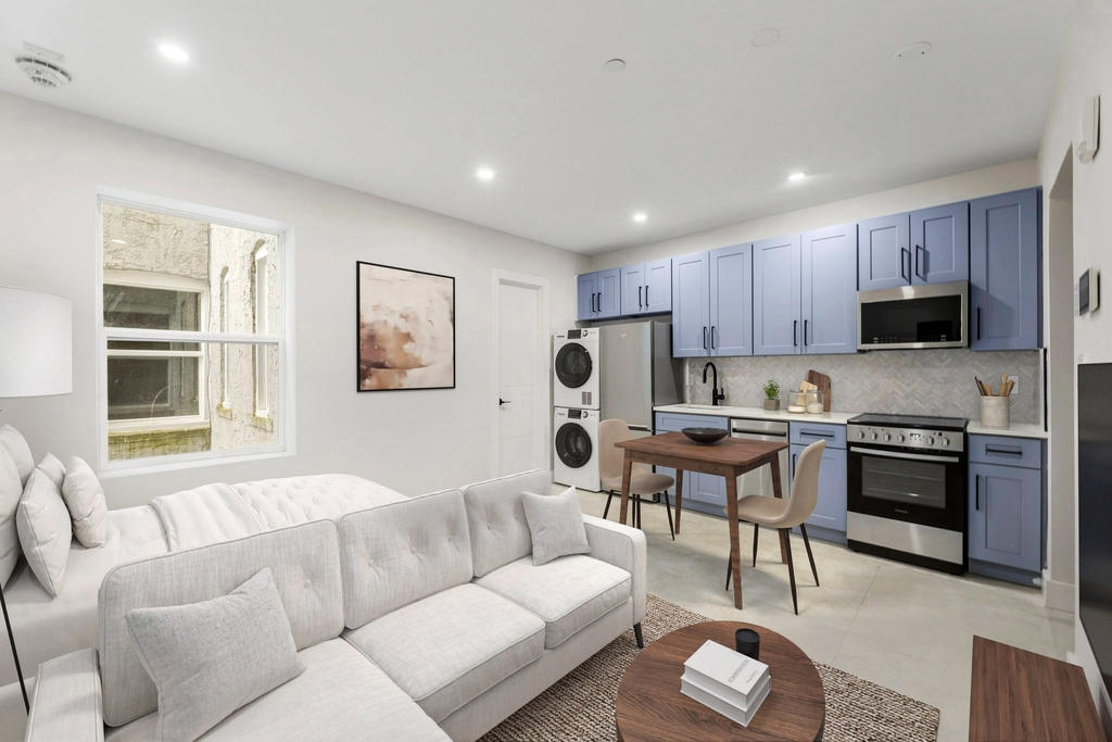 315 West Broadway - Photo 4