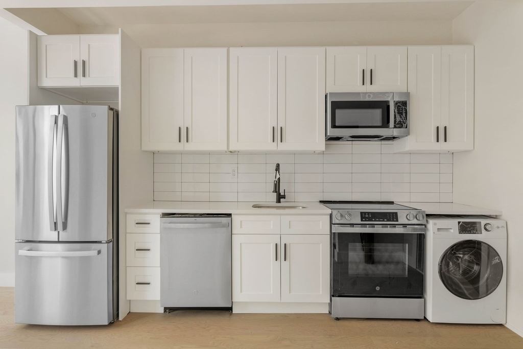 2111 Regent Place #1F - Photo 3