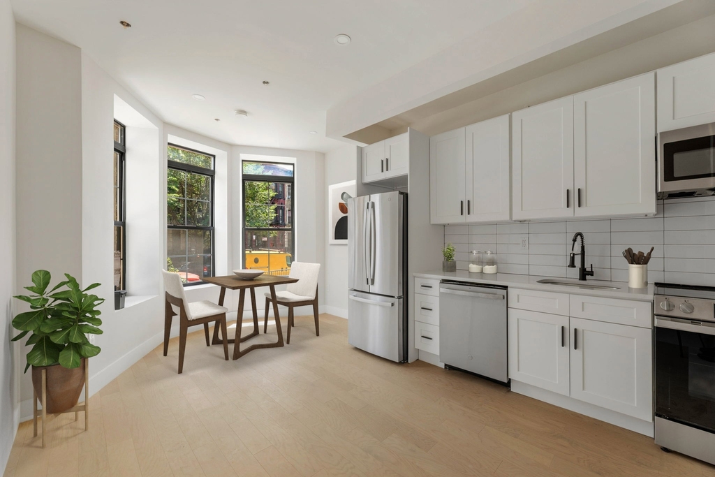 2111 Regent Place #1F - Photo 0