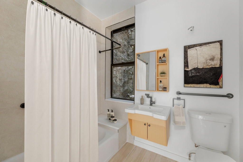2111 Regent Place #1F - Photo 5