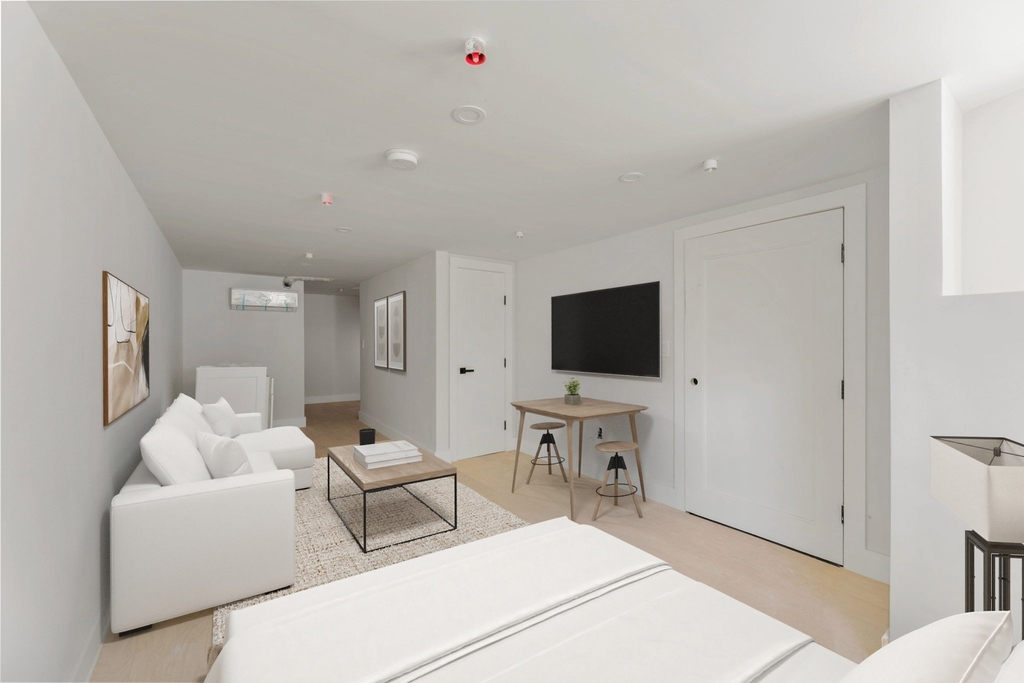 2111 Regent Place #1F - Photo 1