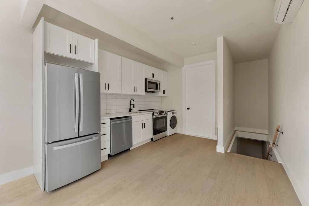 2111 Regent Place #1F - Photo 4