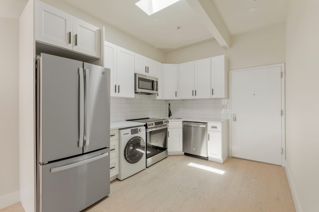 2111 Regent Place #2F - Photo 3