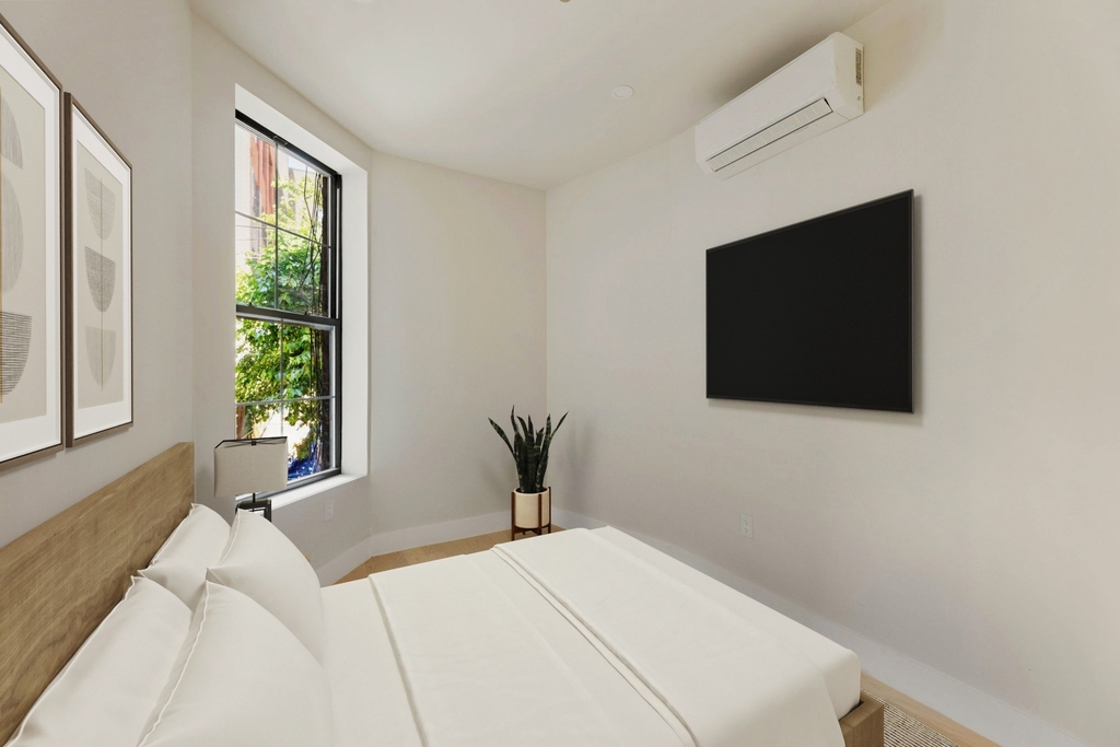 2111 Regent Place #1R - Photo 3