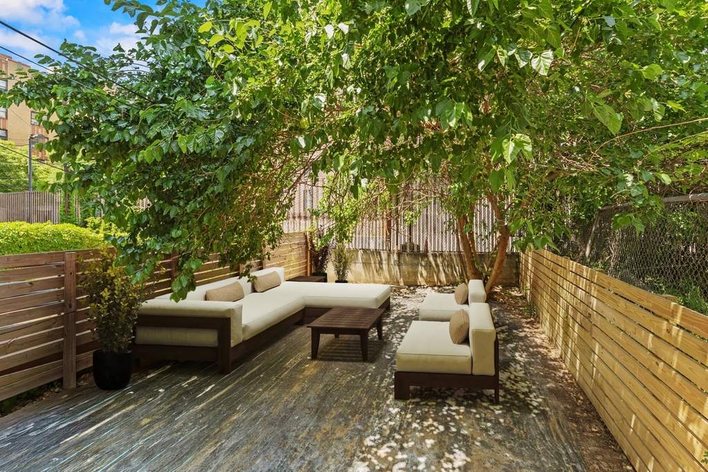 2111 Regent Place #1R - Photo 0