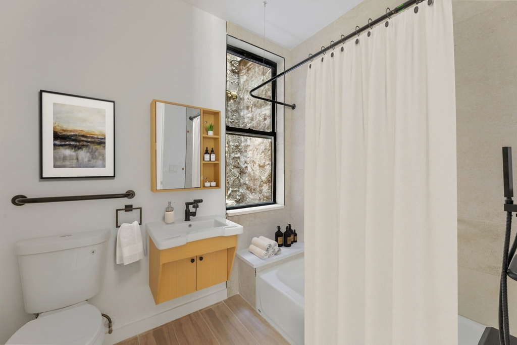 2111 Regent Place #1R - Photo 6