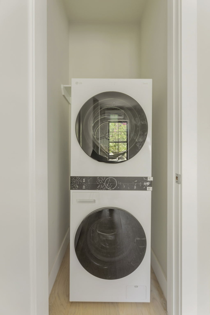 2111 Regent Place #2R - Photo 4