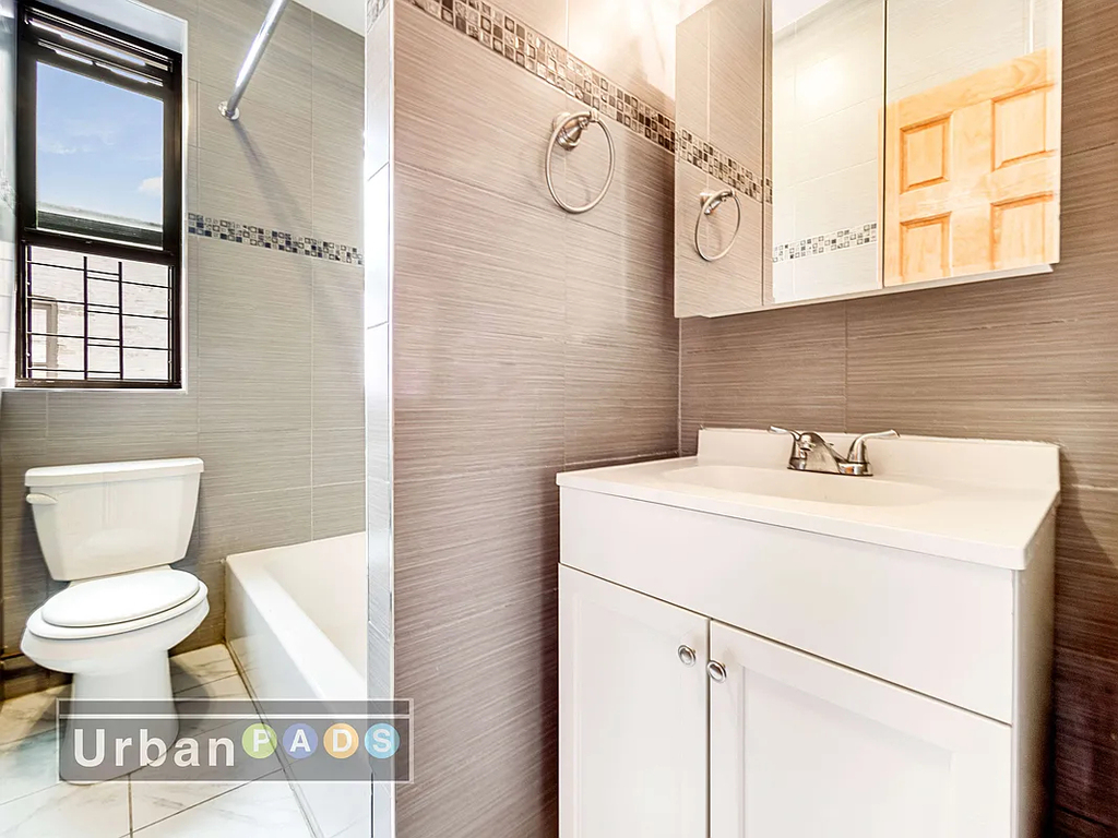 62 Clarkson Avenue - Photo 5