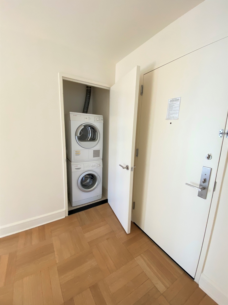 400 West 63rd Street - Photo 8
