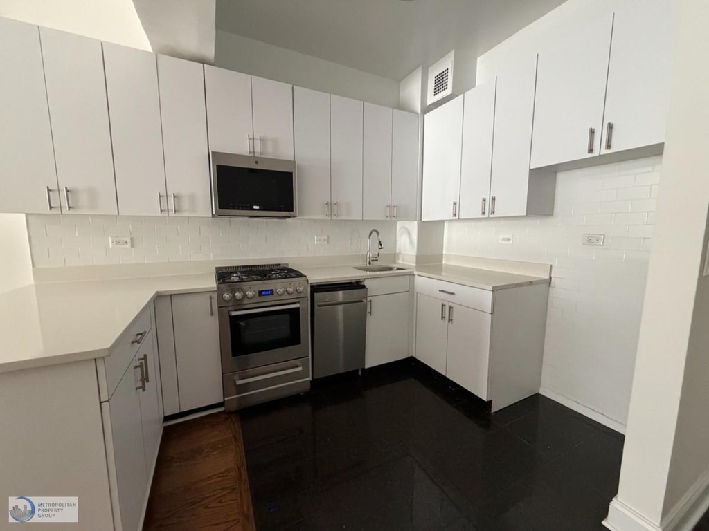 W 22nd St. - Photo 4