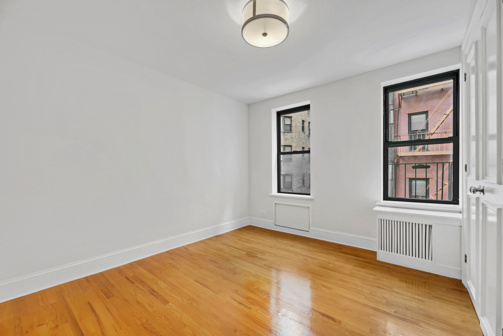 East 70th Street - Photo 2
