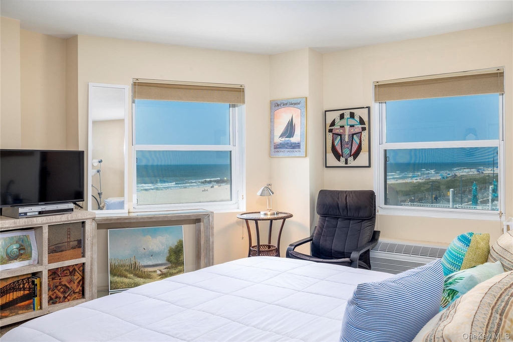 360 Shore Road - Photo 11