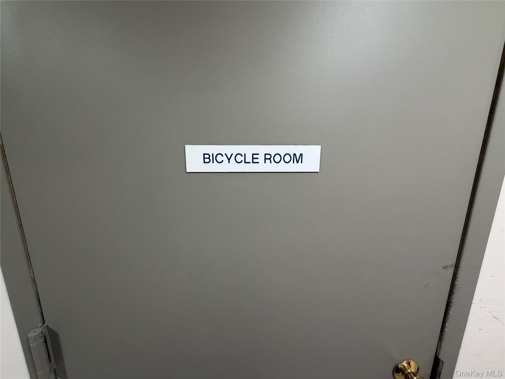 65 W Broadway - Photo 15