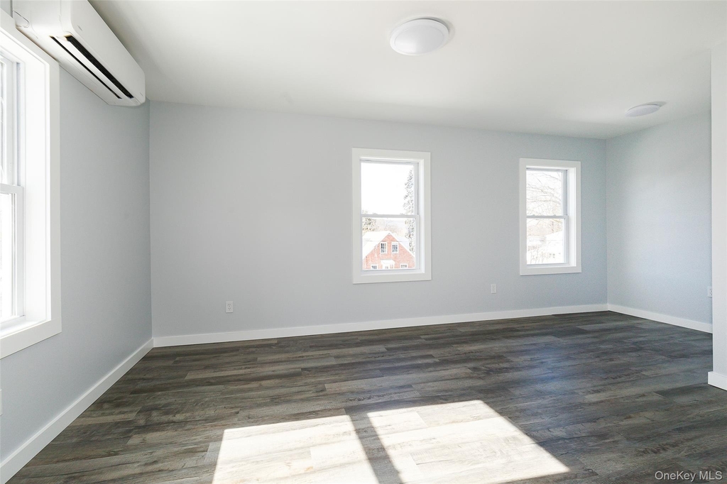 68 Clark Street - Photo 4