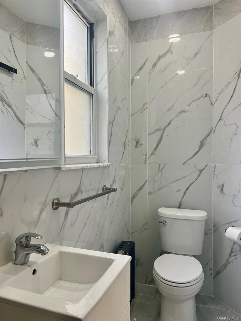 4218 66th Street - Photo 4