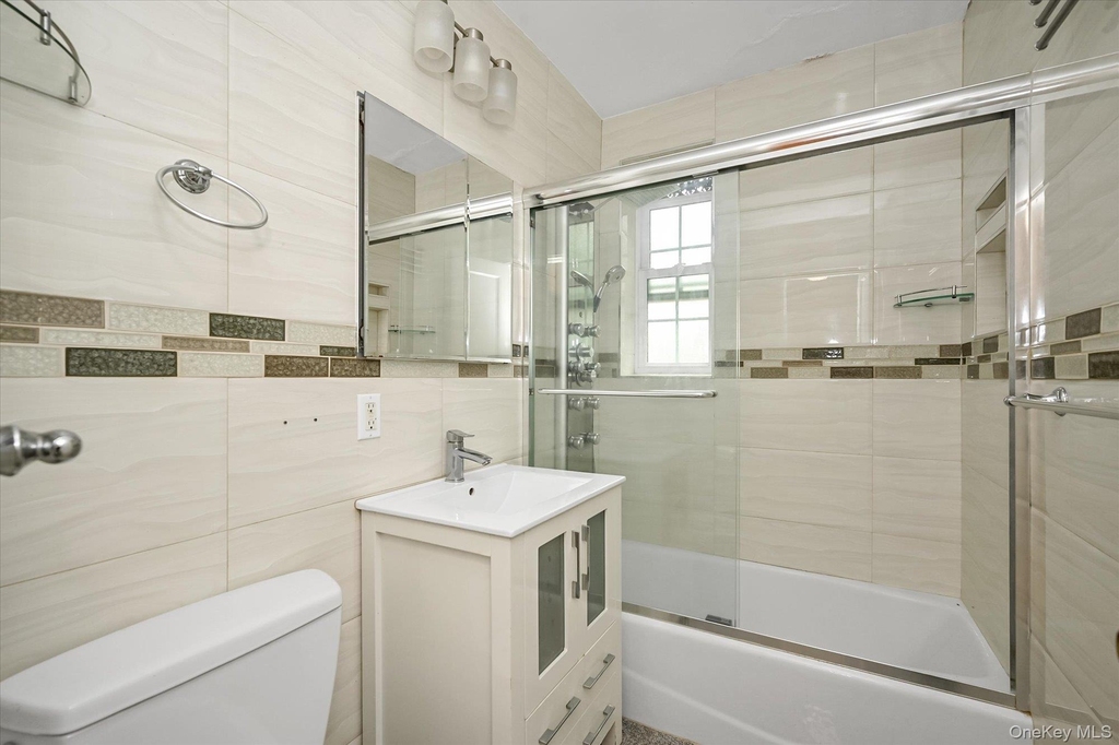 140-18 Burden Crescent - Photo 11