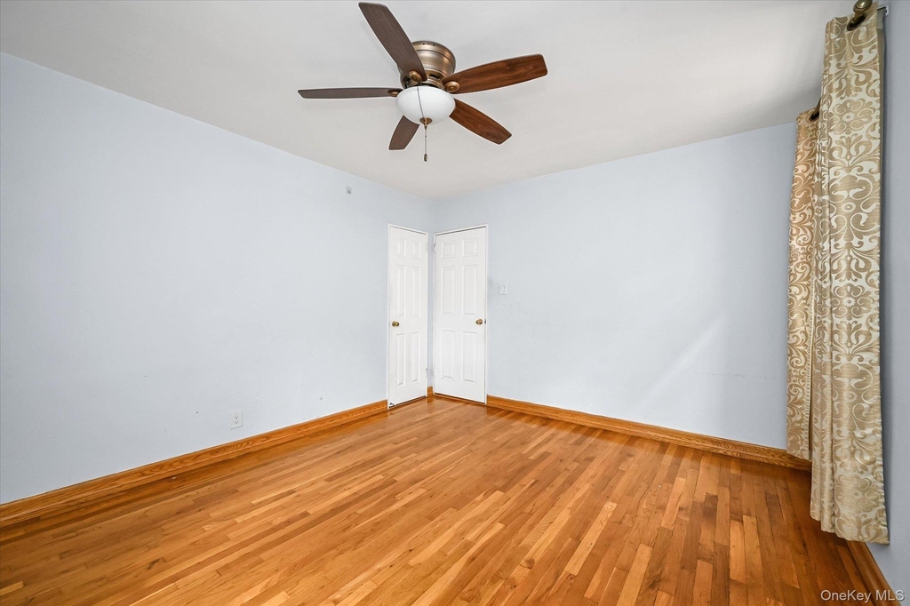140-18 Burden Crescent - Photo 10