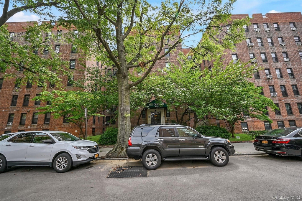 140-18 Burden Crescent - Photo 14