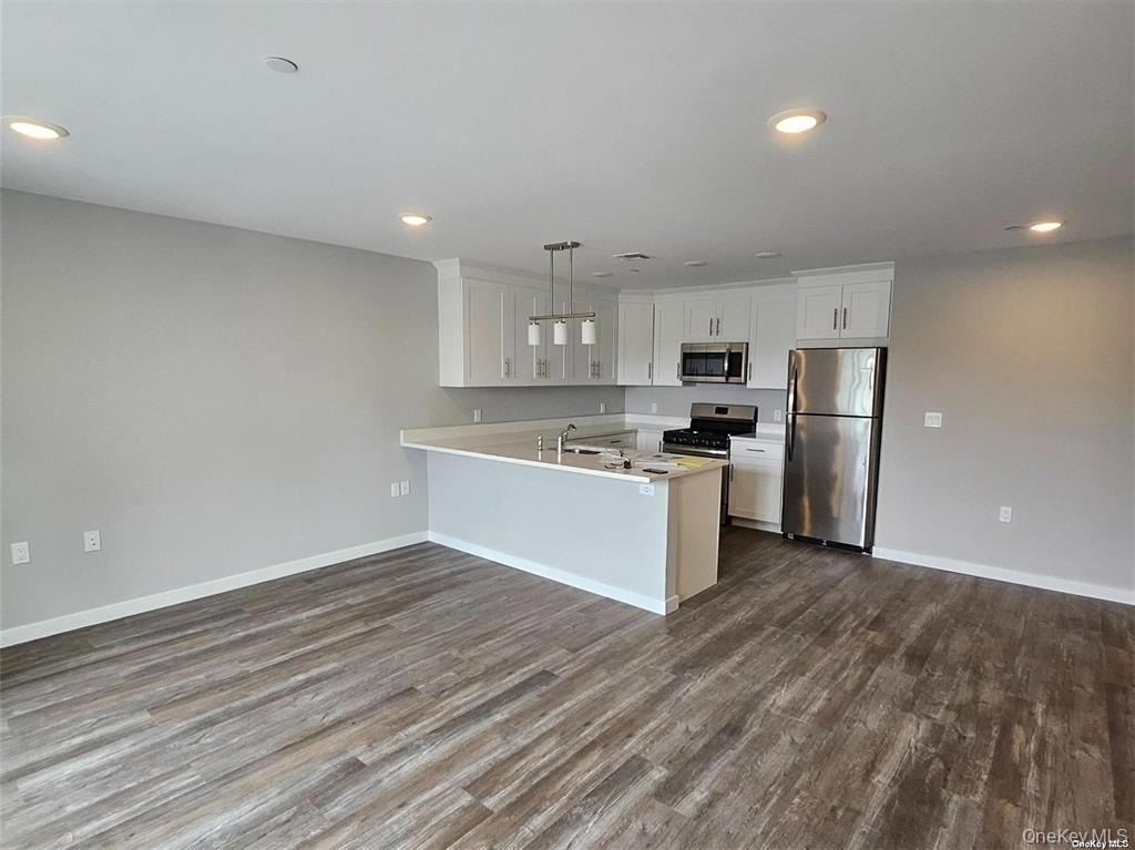 221 Eastview Drive - Photo 2